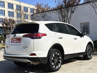 2018 Toyota RAV4 IV (XA40) Рестайлинг, белый, 1970000 рублей, вид 5