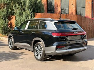 2026 Audi Q6 40 TFSI, чёрный, 7450000 рублей, вид 3