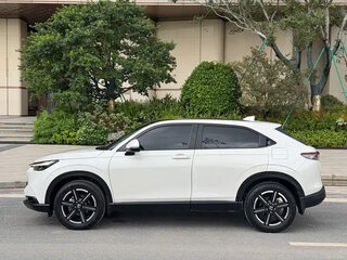 2023 Honda Vezel II, белый, 1719099 рублей, вид 4