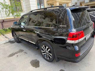2019 Toyota Land Cruiser 200 Series Рестайлинг 2, чёрный, 7800000 рублей, вид 5