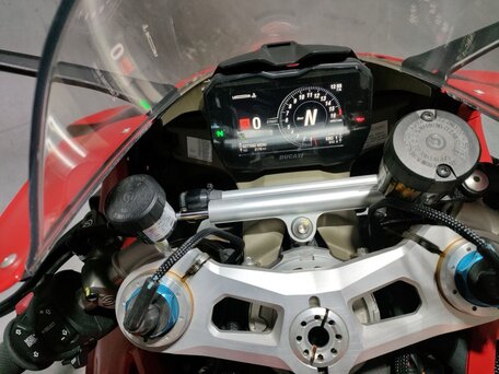 2023 Ducati Panigale V4, красный, 2410000 рублей, вид 5