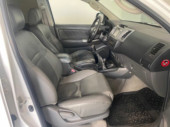 2012 Toyota Hilux VII Рестайлинг, белый, 1446000 рублей - вид 17