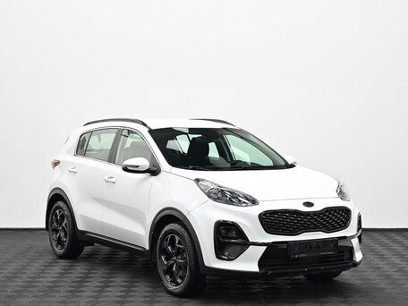 2021 Kia Sportage IV Рестайлинг, белый, 2395000 рублей, вид 1