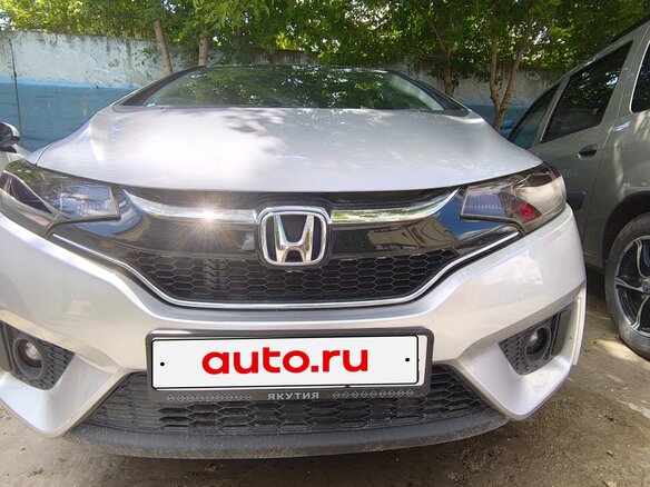 2017 Honda Fit III Рестайлинг, серебристый, 950000 рублей - вид 10