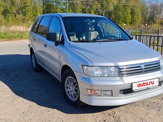 2002 Mitsubishi Space Wagon III, серебристый, 430000 рублей, вид 2