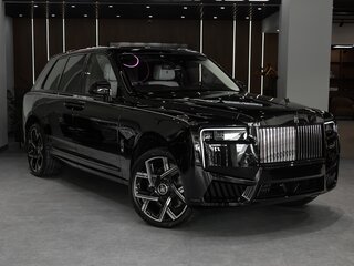2026 Rolls-Royce Cullinan Black Badge I Рестайлинг (Series II), чёрный, 77000000 рублей, вид 1