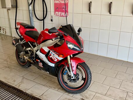 2001 Yamaha YZF-R1, красный, 380000 рублей, вид 1