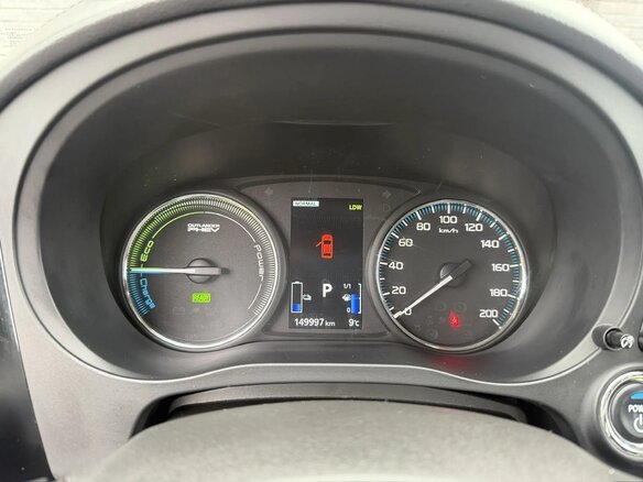 2016 Mitsubishi Outlander PHEV III Рестайлинг 2, серый, 2500000 рублей - вид 13
