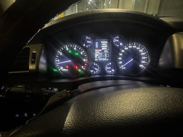 2012 Lexus LX 570 III Рестайлинг, серебристый, 6500000 рублей - вид 17