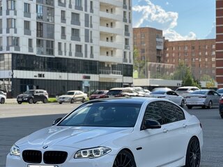 2014 BMW 5 серии 528i xDrive VI (F10/F11/F07) Рестайлинг, белый, 2380000 рублей, вид 4