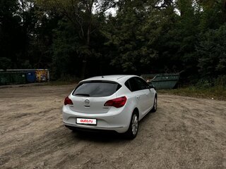2012 Opel Astra J Рестайлинг, белый, 675945 рублей, вид 3
