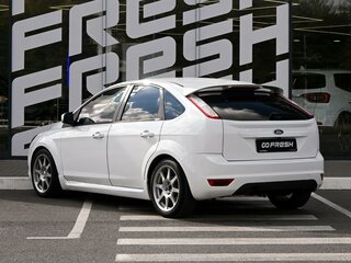 2010 Ford Focus II Рестайлинг, белый, 515000 рублей, вид 2
