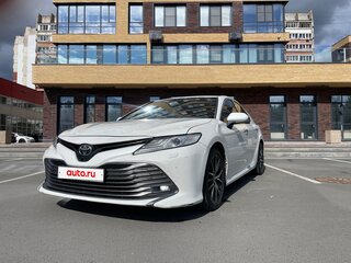 2018 Toyota Camry VIII (XV70), белый, 2109999 рублей, вид 2