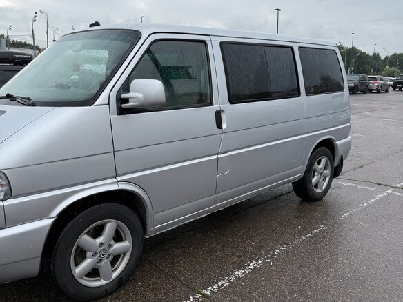 2002 Volkswagen Multivan T4, серебристый, 1650000 рублей - вид 4