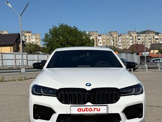 2019 BMW 5 серии 530i xDrive VII (G30/G31/G38), белый, 3090000 рублей, вид 2