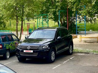 2011 Volkswagen Touareg II, чёрный, 2050000 рублей, вид 1