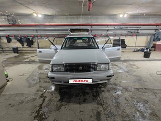 1990 Toyota Crown VIII (S130), серый, 550000 рублей, вид 3