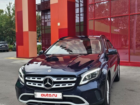 2018 Mercedes-Benz GLA 200 I (X156) Рестайлинг, синий, 1725000 рублей - вид 1