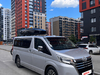 2020 Toyota HiAce H300, серый, 6000000 рублей, вид 1
