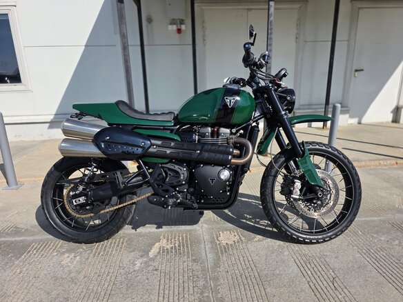 2022 Triumph Scrambler, зелёный