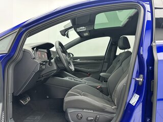 2022 Volkswagen Golf VIII, синий, 1970000 рублей, вид 2