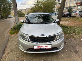 2012 Kia Rio 5-speed III, серебристый, 860000 рублей, вид 1
