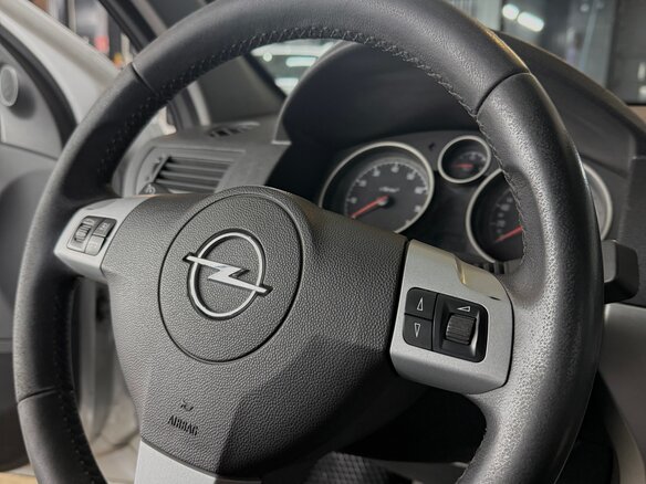 2011 Opel Astra H Рестайлинг, серебристый, 680000 рублей - вид 14