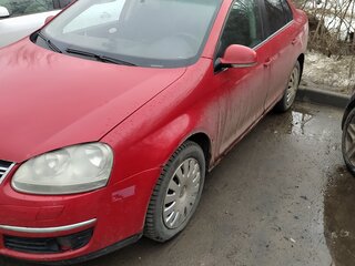 2009 Volkswagen Jetta V, красный, 340000 рублей, вид 4