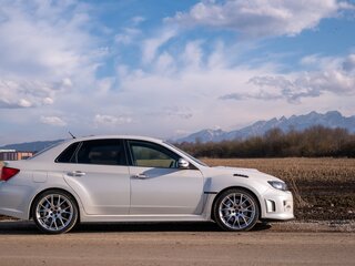 2012 Subaru Impreza WRX STi III, белый, 3500000 рублей, вид 1