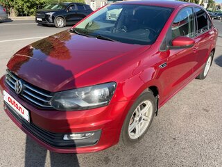 2016 Volkswagen Polo V Рестайлинг, красный, 1000000 рублей, вид 2