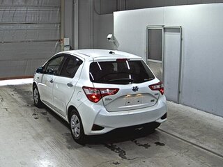 2019 Toyota Vitz III (XP130) Рестайлинг 2, белый, 1070000 рублей, вид 2