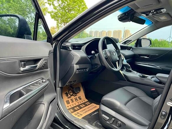 2022 Toyota Venza II, чёрный, 4102000 рублей - вид 12