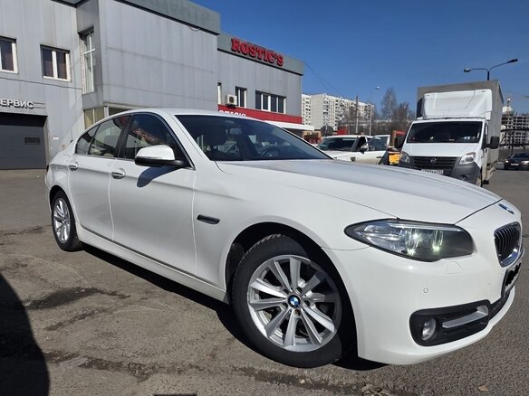 2014 BMW 5 серии 528i xDrive VI (F10/F11/F07) Рестайлинг, белый, 2500000 рублей - вид 7