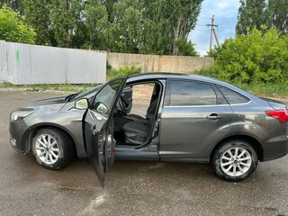 2015 Ford Focus III Рестайлинг, серый, 740000 рублей, вид 5