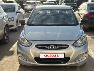 2011 Hyundai Solaris I, серебристый, 575000 рублей, вид 2