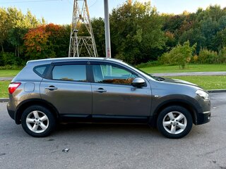 2013 Nissan Qashqai I Рестайлинг, серый, 799999 рублей, вид 4