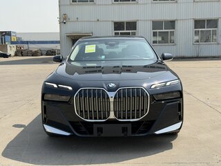 2025 BMW 7 серии 735i VII (G70), чёрный, 14990000 рублей, вид 5