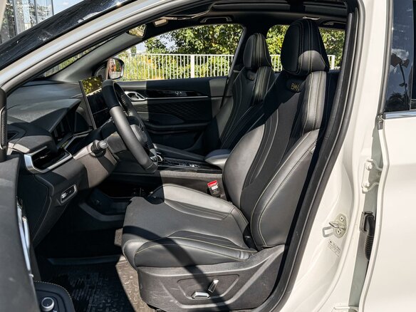 2025 Geely Coolray (Binyue L) I Рестайлинг 2, белый - вид 9