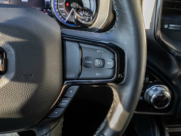 2022 Ram 1500 Crew Cab V, белый, 7950000 рублей - вид 17