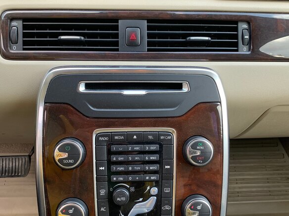 2011 Volvo XC70 II, чёрный, 1870000 рублей - вид 11
