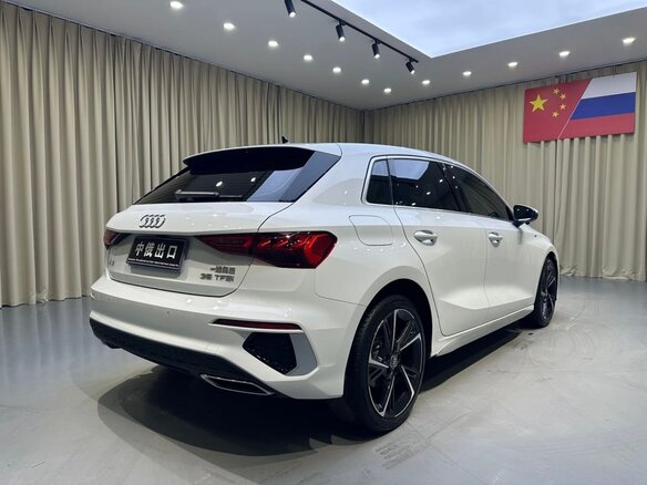 2022 Audi A3 Sportback 35 TFSI IV (8Y), белый, 2100000 рублей - вид 5