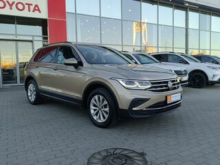 2021 Volkswagen Tiguan II Рестайлинг, коричневый, 2290000 рублей, вид 3