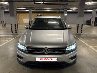 2018 Volkswagen Tiguan II, серебристый, 2799999 рублей, вид 1