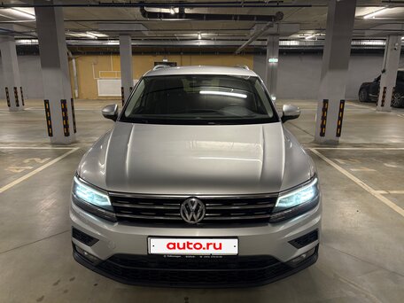 2018 Volkswagen Tiguan II, серебристый, 2799999 рублей, вид 1