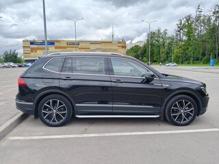 2020 Volkswagen Tiguan L II (China Market), чёрный, 4000000 рублей, вид 5