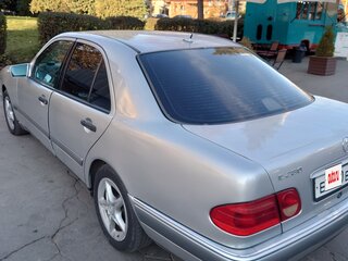 1997 Mercedes-Benz E-Класс 280 II (W210, S210), серый, 377500 рублей, вид 4