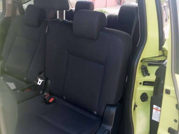 2015 Toyota Sienta II, жёлтый, 1250000 рублей - вид 10