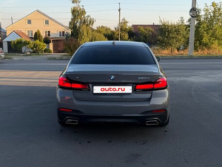 2020 BMW 5 серии 520d xDrive VII (G30/G31/G38) Рестайлинг, серый, 4150000 рублей, вид 4