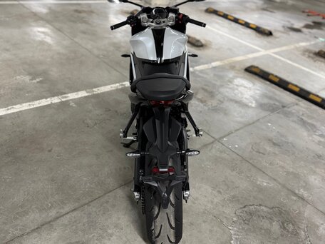 2023 Triumph Daytona 660, белый, 840000 рублей, вид 2