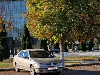 2000 Renault Megane I Рестайлинг, бежевый, 170000 рублей, вид 4
